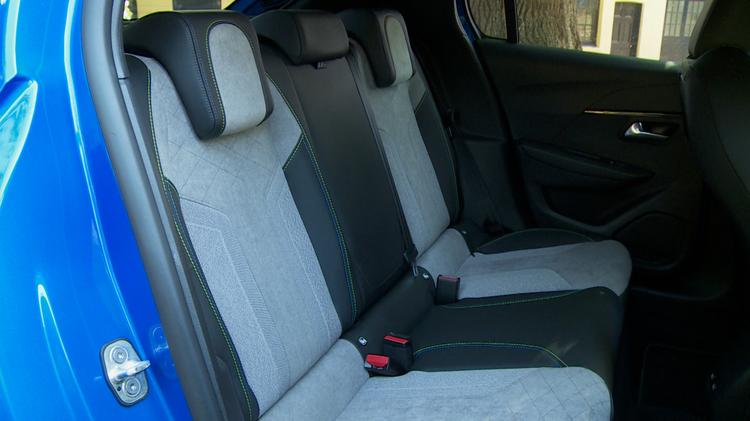 PEUGEOT E-208 ELECTRIC HATCHBACK 100kW Active Premium + 50kWh 5dr Auto [11kWCh]